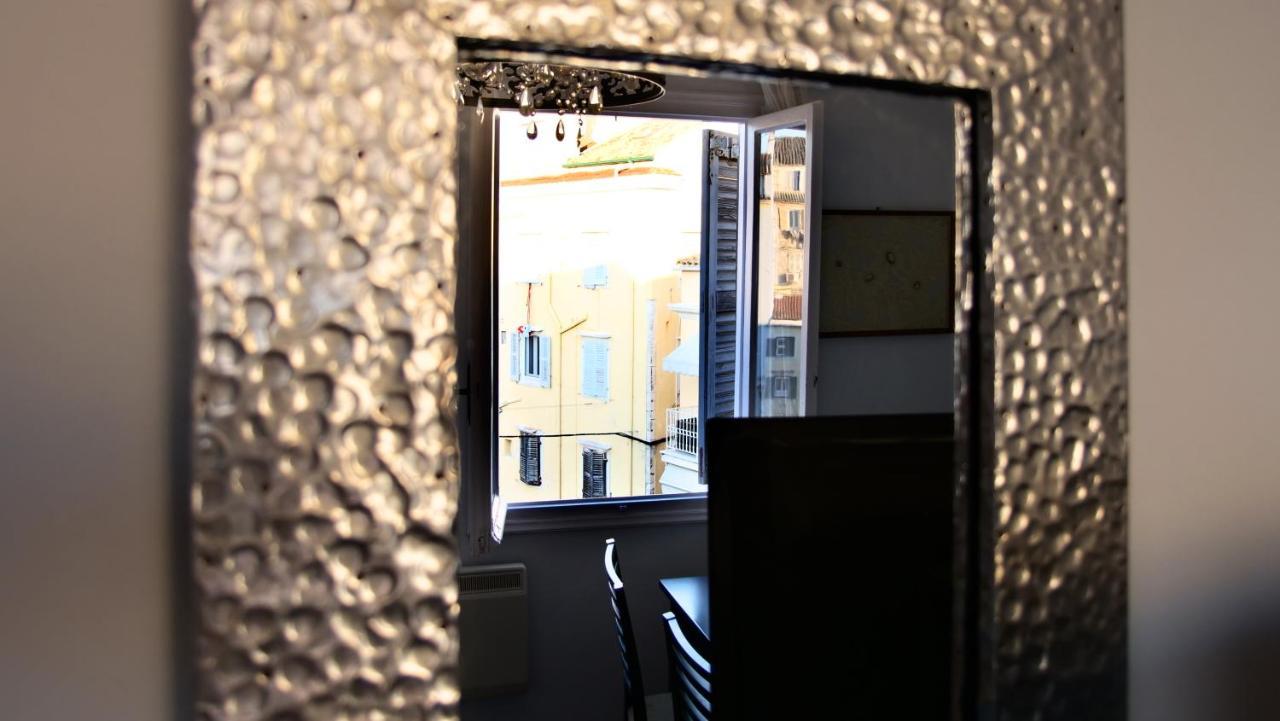 Heart-Warming Eleni Apartment In Corfu Town Buitenkant foto